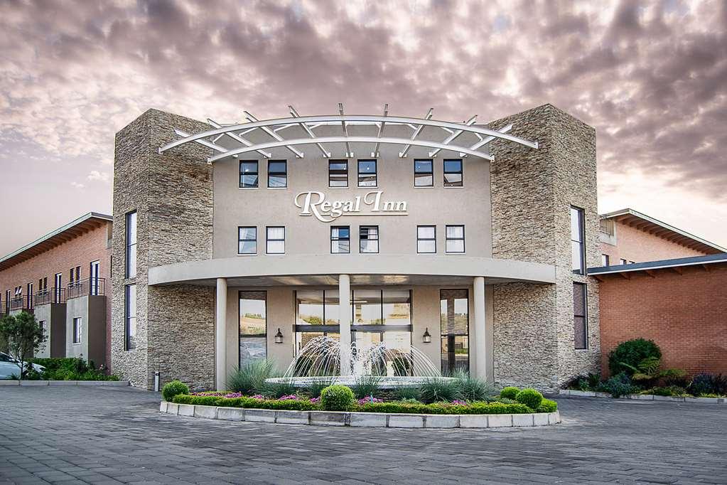 Regal Inn Hotel Midrand Exteriör bild