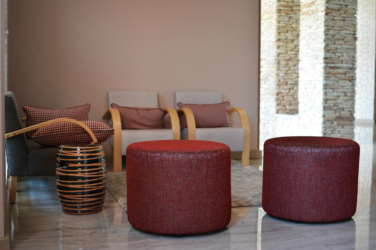 Regal Inn Hotel Midrand Exteriör bild