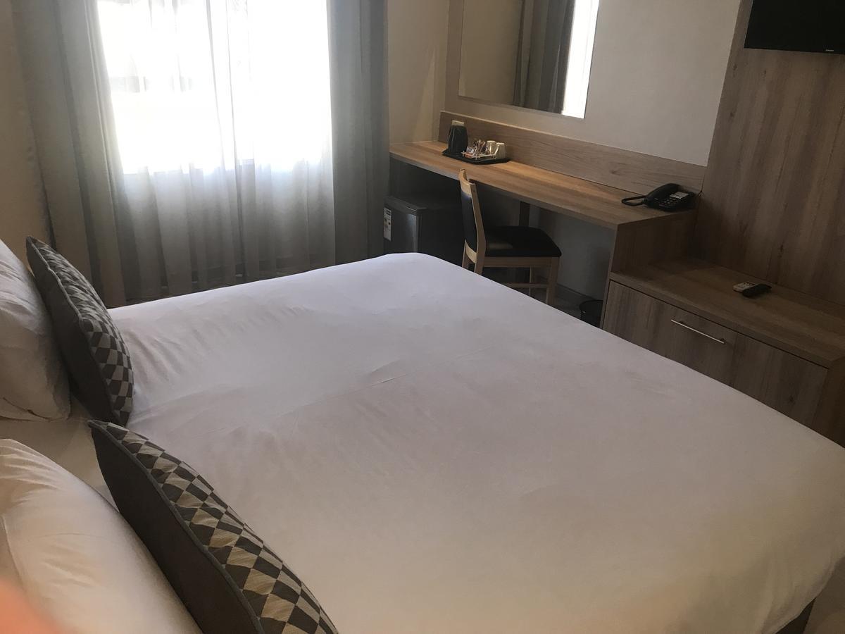 Regal Inn Hotel Midrand Exteriör bild