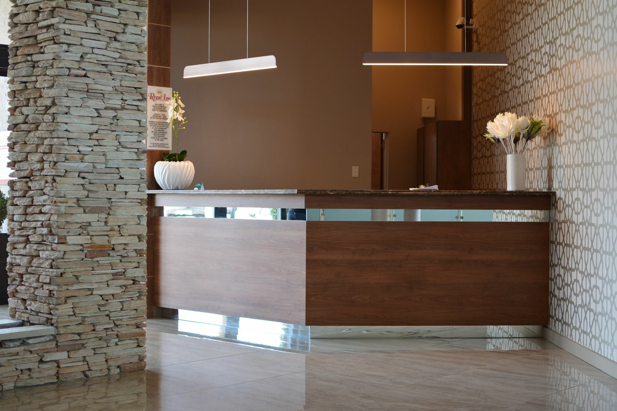 Regal Inn Hotel Midrand Exteriör bild